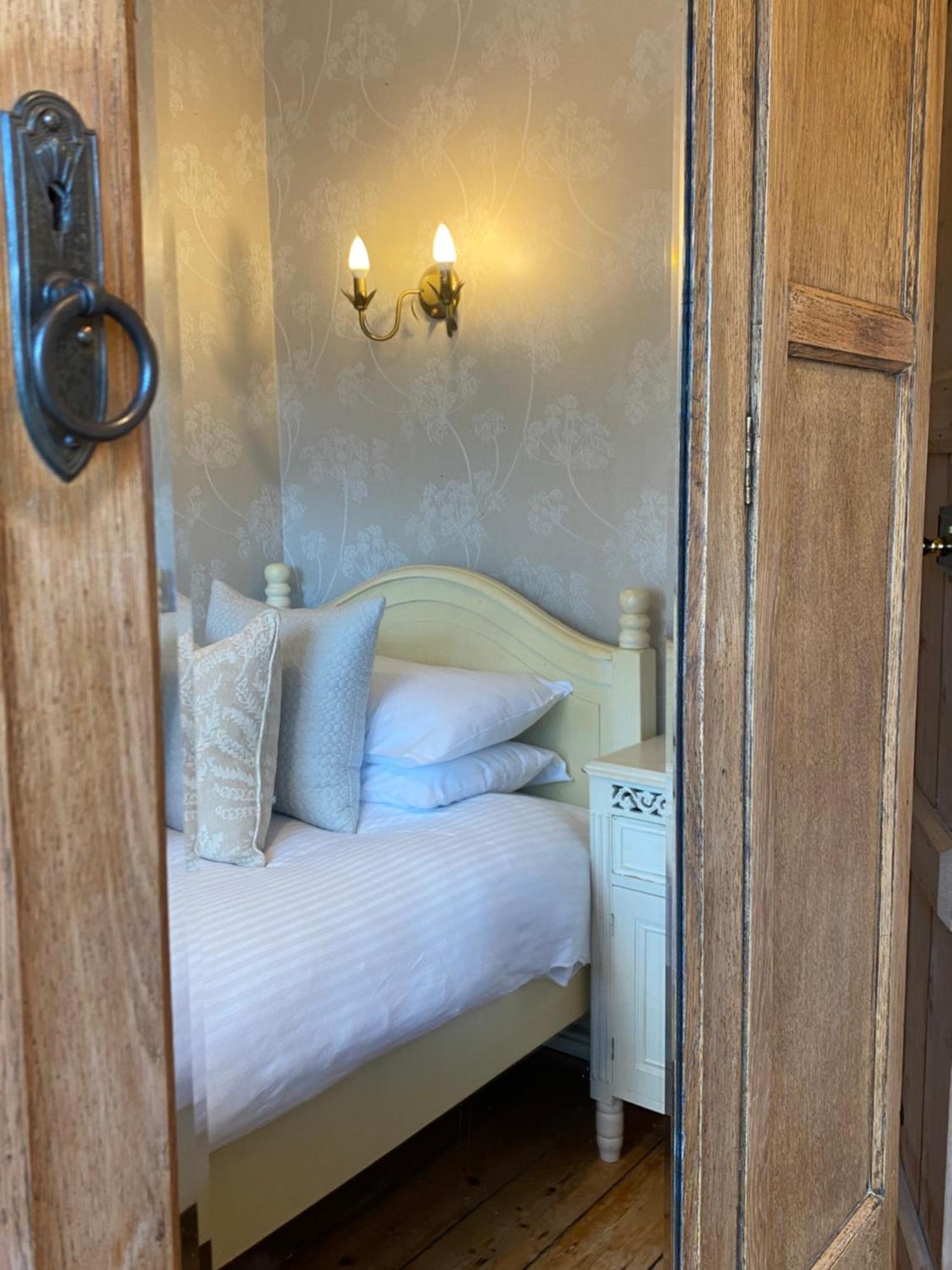 Inglenook Cottage Grange-over-Sands Eksteriør bilde